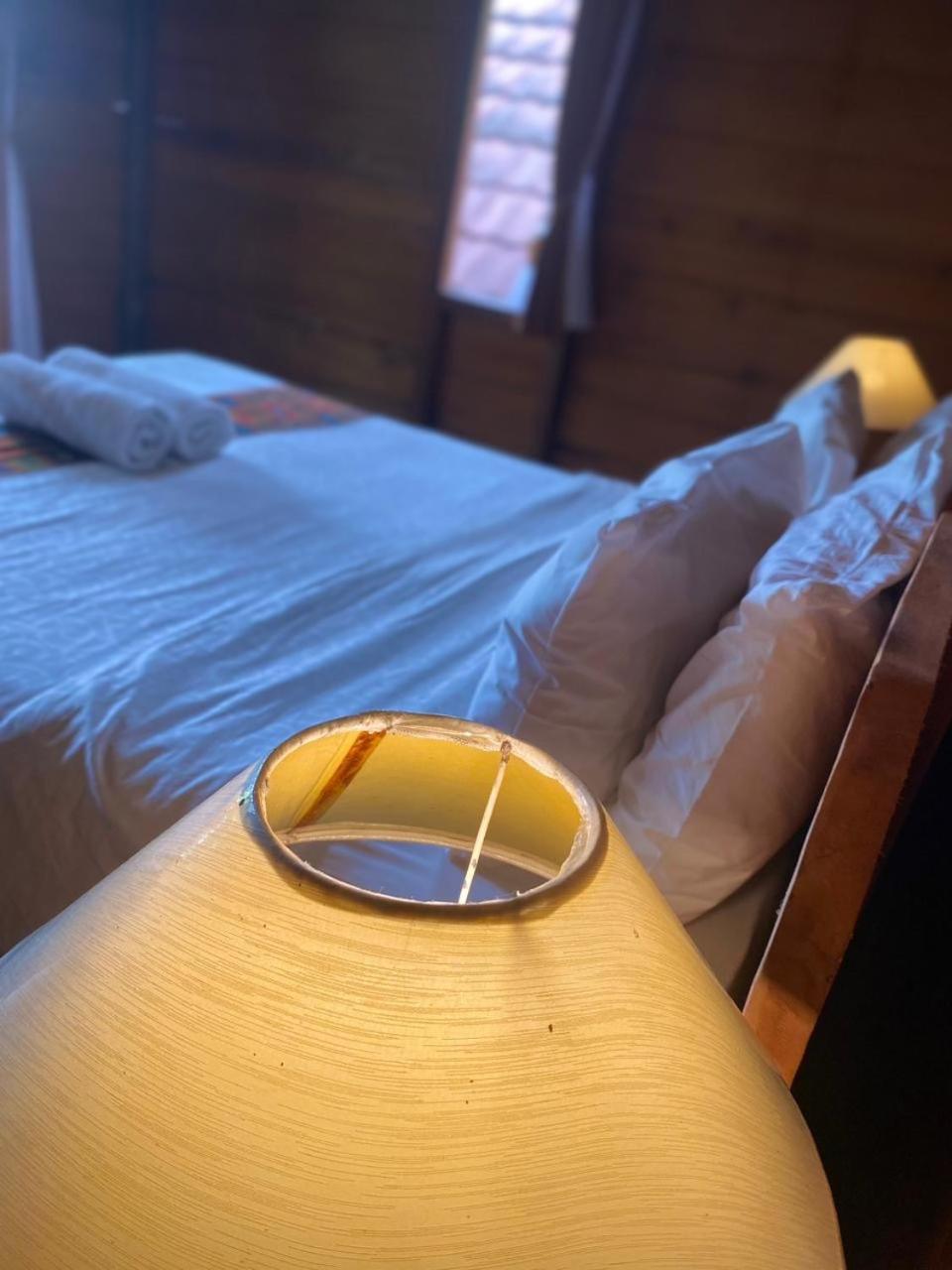 Uma D'Nyuh Homestay Singaraja Esterno foto